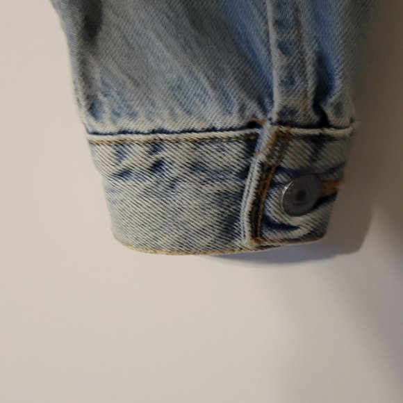 Vintage Levi's Buckle Back Denim Jean Jacket - Picture 14 of 16